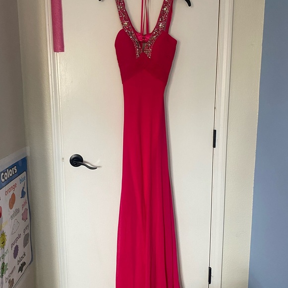 Faviana Dresses & Skirts - NWT Faviana Fuchsia Backless Gown